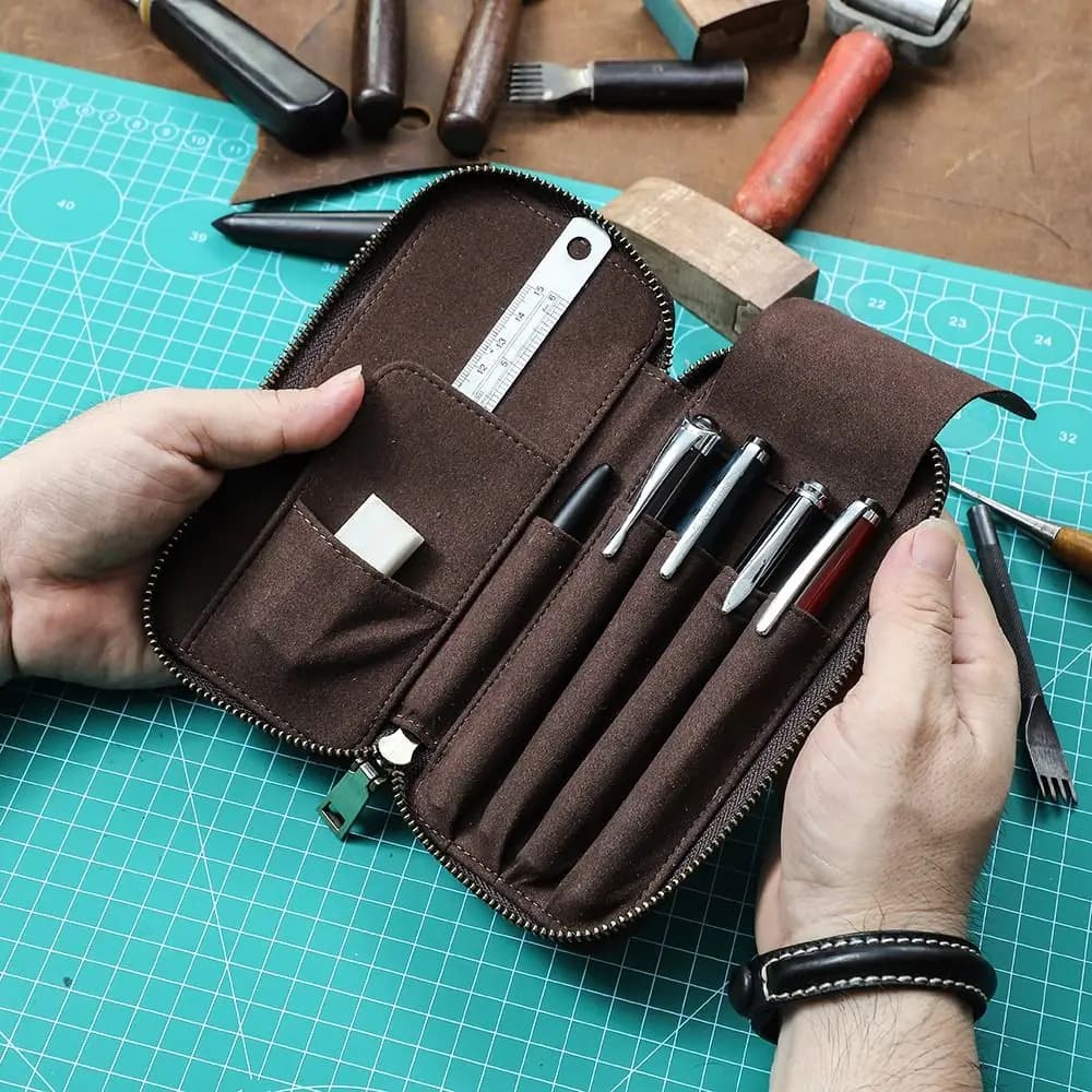 Astuccio per matite in vera pelle fatto a mano Astuccio per penne in stile vintage con design a 4 slot Astuccio per matite in pelle Crazy Horse
