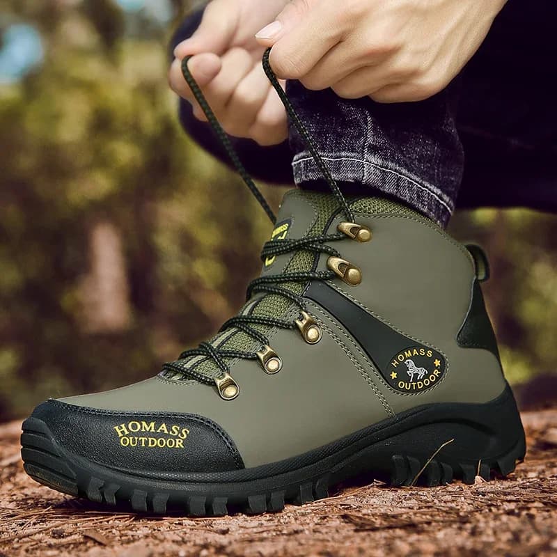 Nuove scarpe da esterno Uomo High Top Trekking Botas Stivali da esterno da uomo in pelle per uomo e donna Scarponi da trekking comodi da montagna