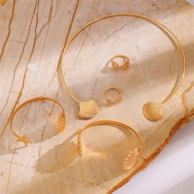 Set di Gioielli Vintage con Stella Marina e Conchiglia in Oro: Bracciale Aperto, Collana, Anello e Girocollo per Donna, Gioielli Semplici e alla Moda, Idee Regalo