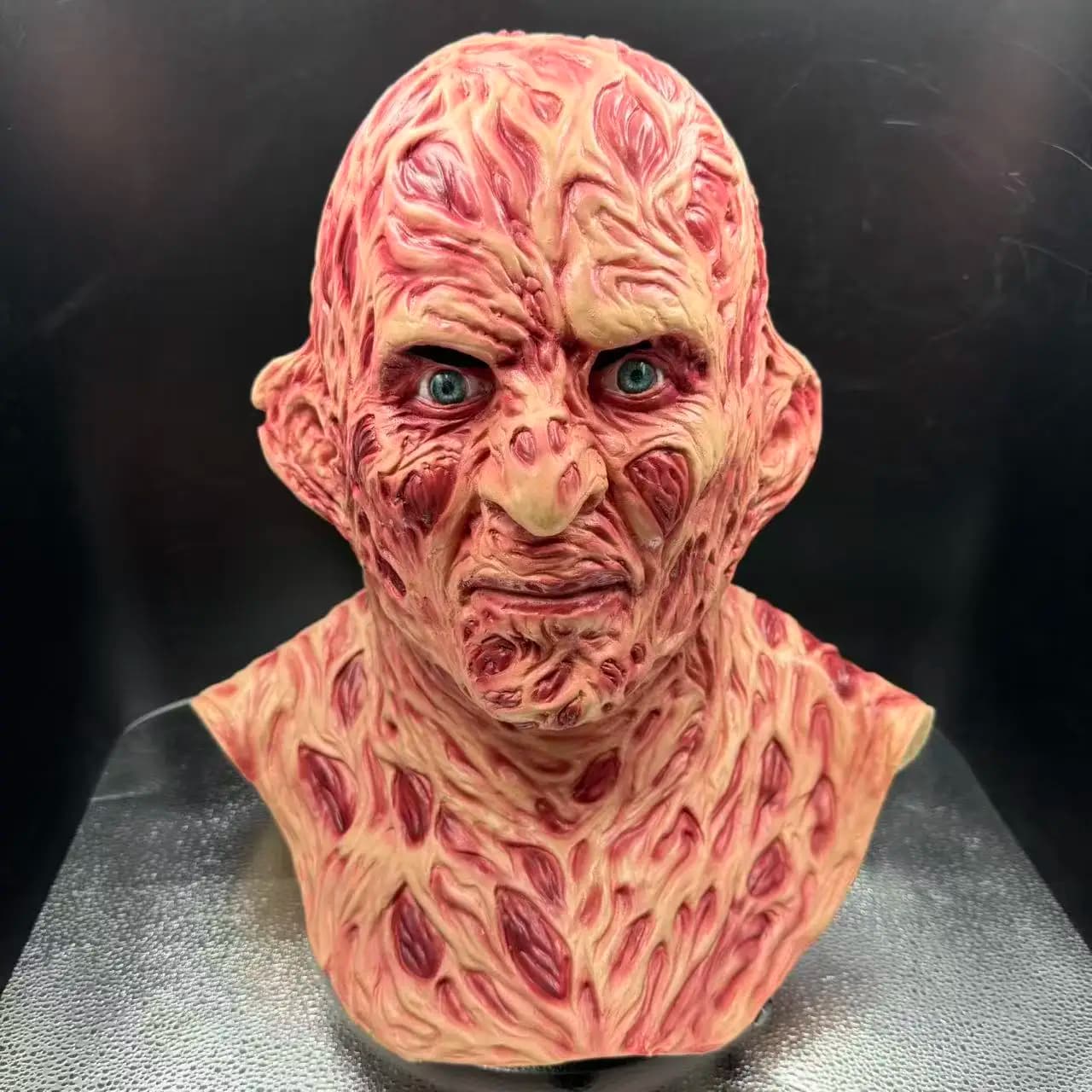 Maschera in lattice di Freddy Krueger, classica maschera horror con viso bruciato realistico, maschera integrale per Halloween, cosplay, costume, feste in maschera