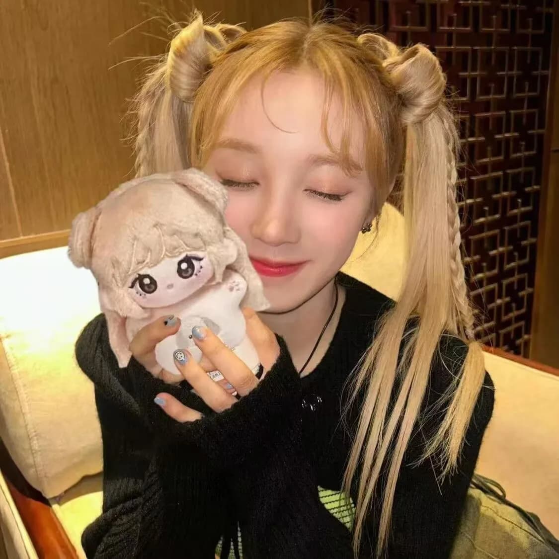 Song Yuqi Cotton Doll 10cm Song Yuqi Cotton Doll Pancake Star Surrounding Doll Pendant Birthday Gift