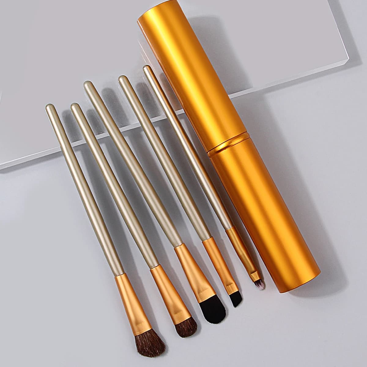 6 multifunctional brushes for soft eyes makeup with aluminum tube brushes to meet all kinds of eye makeup needs