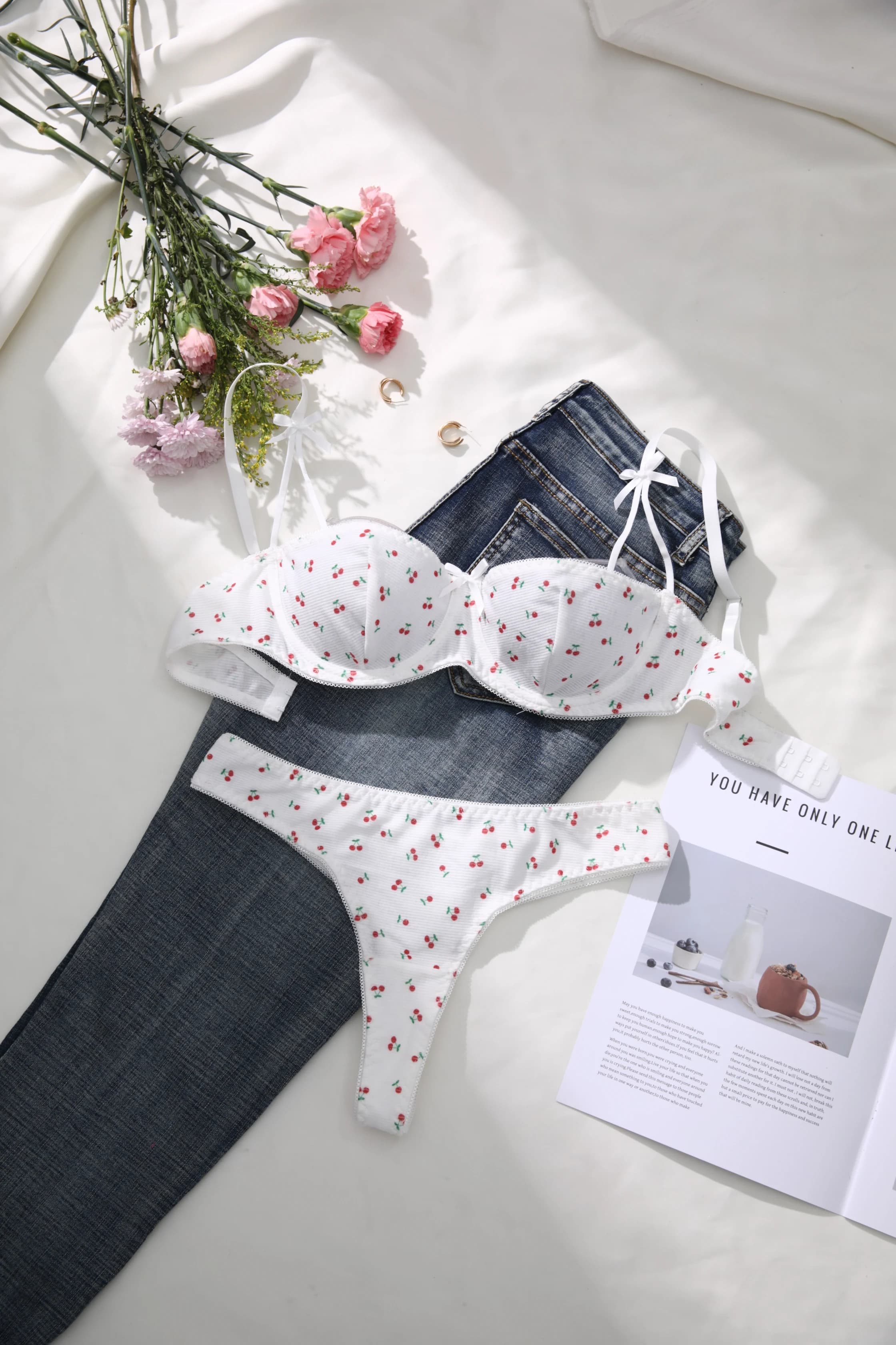 Set estivo da donna in 2 pezzi, reggiseno casual, comprese un comodo outfit per il tempo libero a casa con stampa di ciliegie a righe