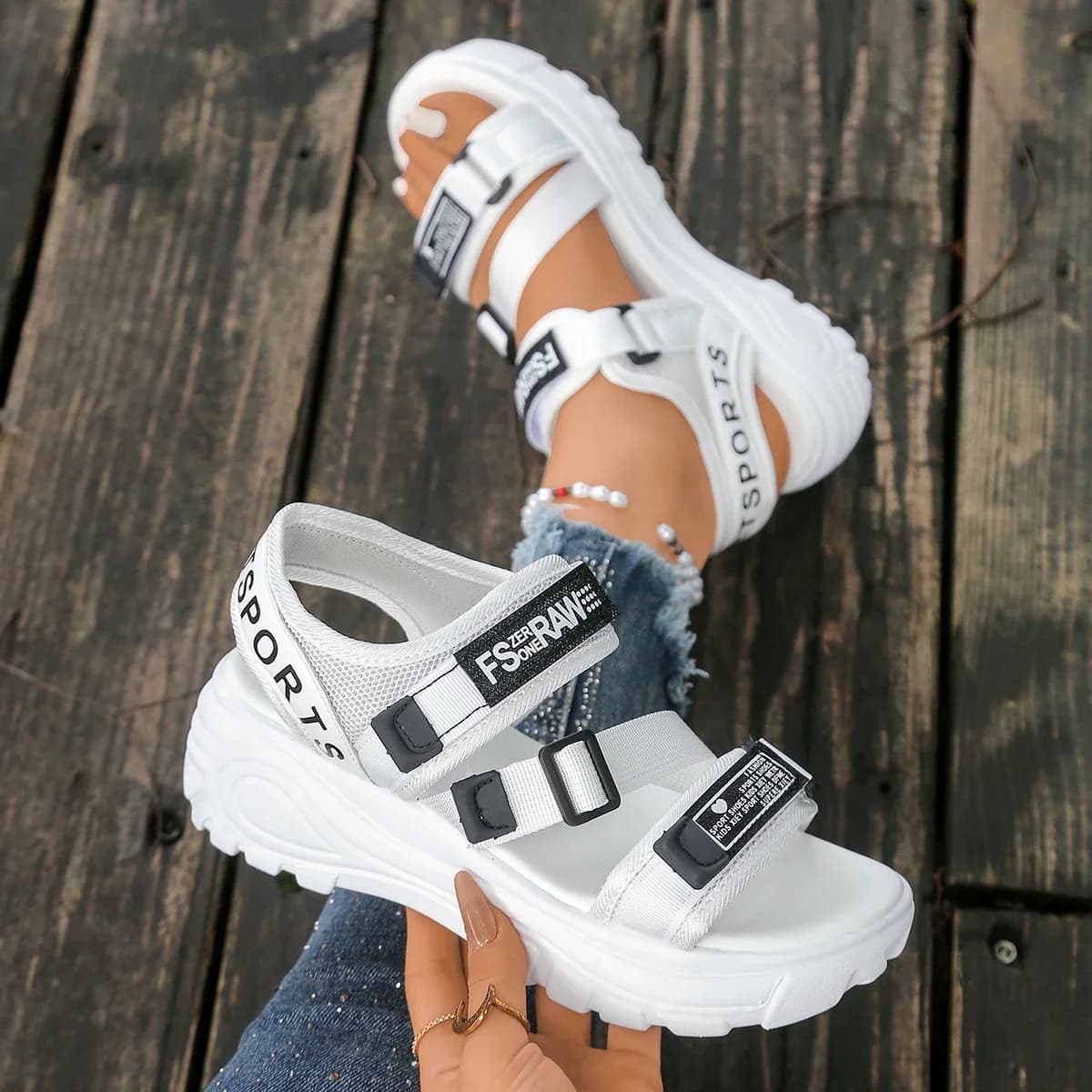 Sandali con zeppa con plateau da donna Estate nuove scarpe comode per le donne Sandali da spiaggia in velcro casual leggeri alla moda Zapatos De Mujer