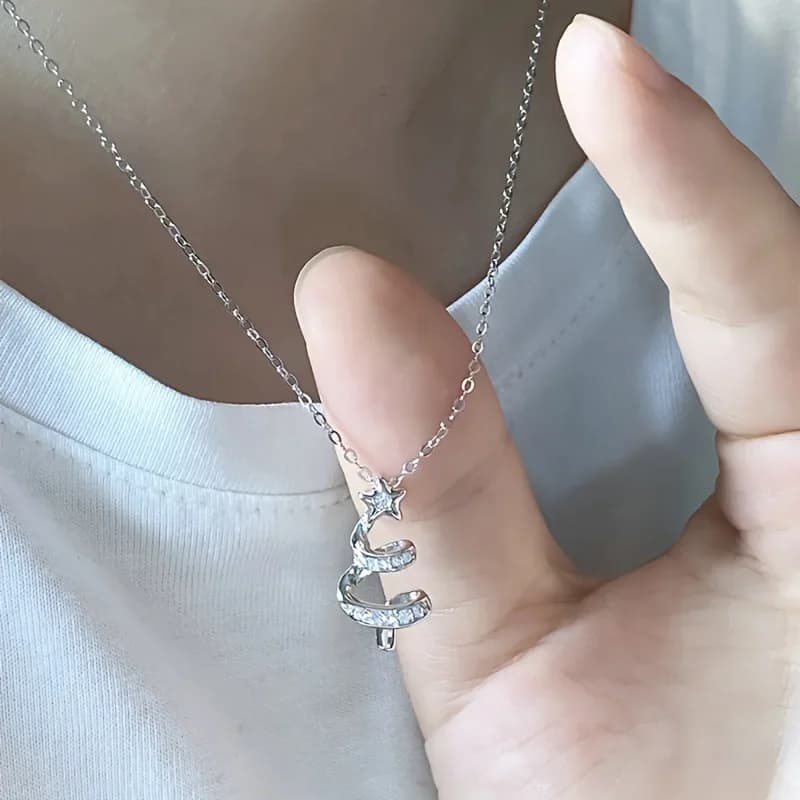 Una collana natalizia alla moda in lega con strass, adatta per il regalo quotidiano e per le occasioni commemorative delle donne.