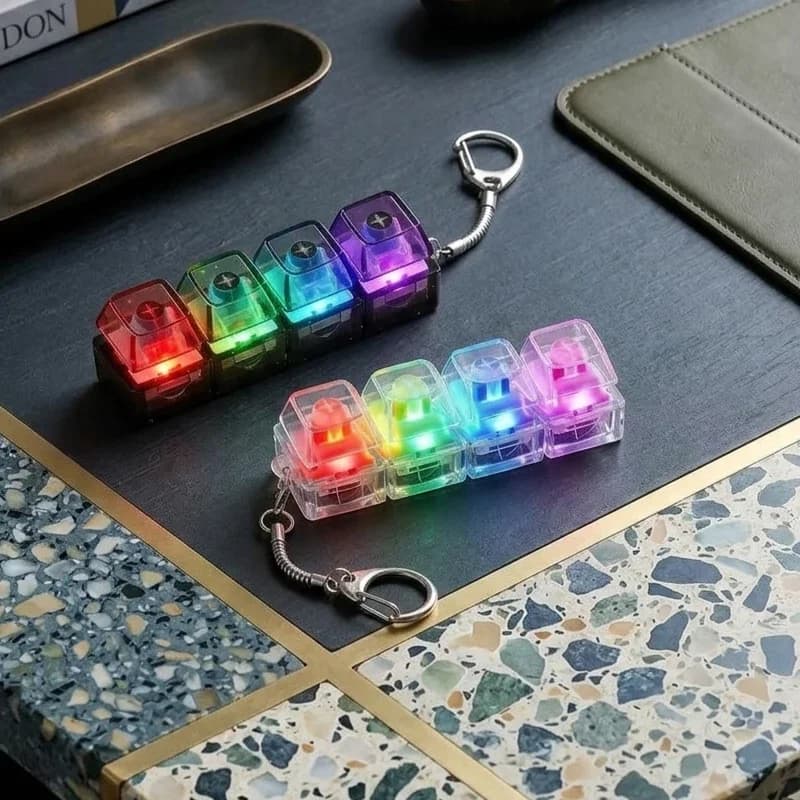 Portachiavi Tastiera Luminosa con Pulsanti Click, Giocattolo Antistress, Accessorio da Scrivania Portatile, Decorazione LED per Ufficio, Idea Regalo Originale