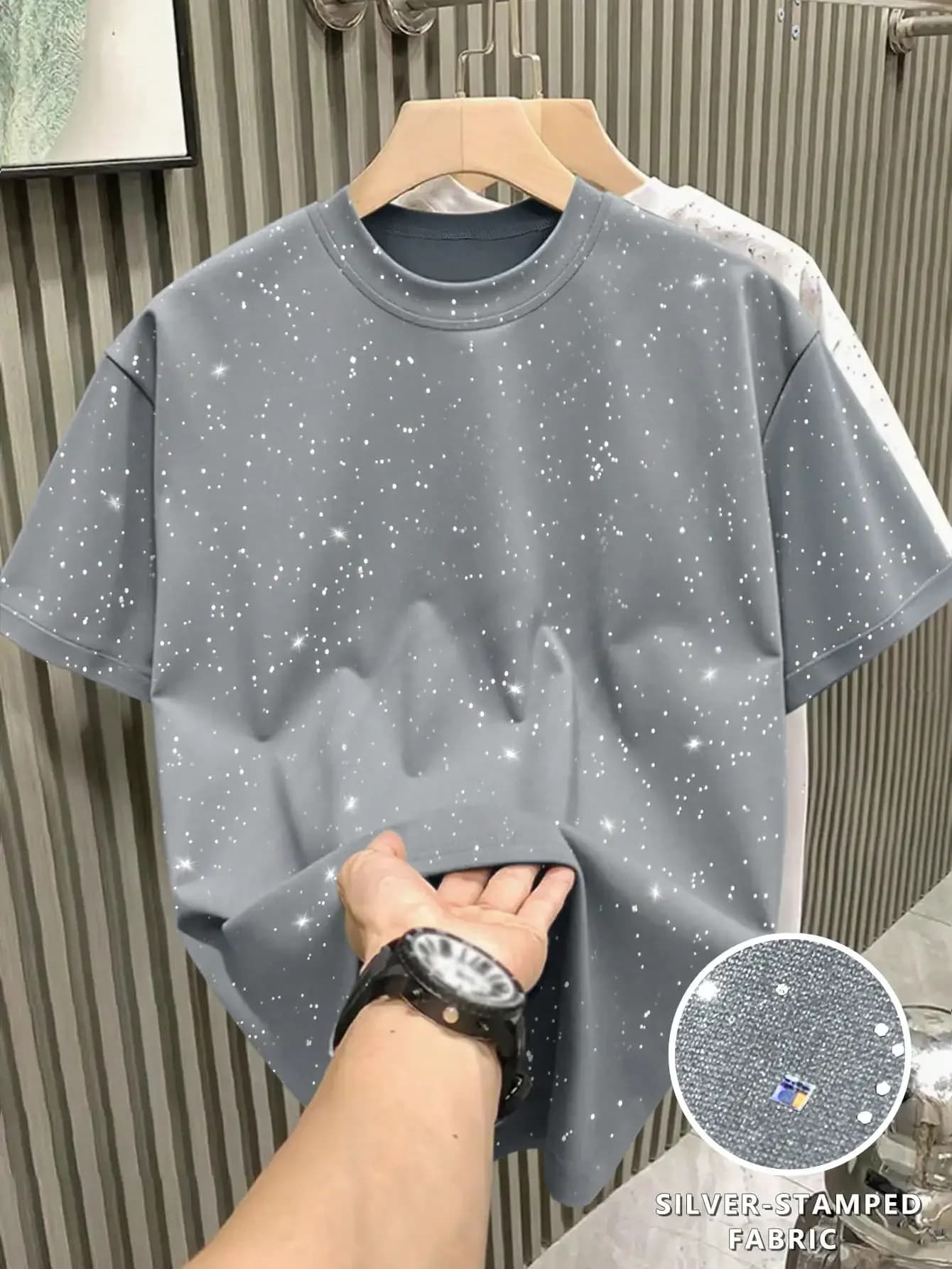 T-shirt casual da uomo con scollo rotondo e maniche corte, stampata in argento