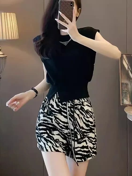 Fashionable High Waist Short Shorts Set Sleeveless Summer Trendy Top Youthful High-End Feel Unique Slimming Two-Piece Set
