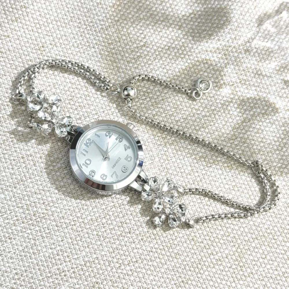 Elegant Women's Bracelet Watch Flower Quartz Wristwatch Double Layered Chain Ladies Business Watches Pull Type Portable