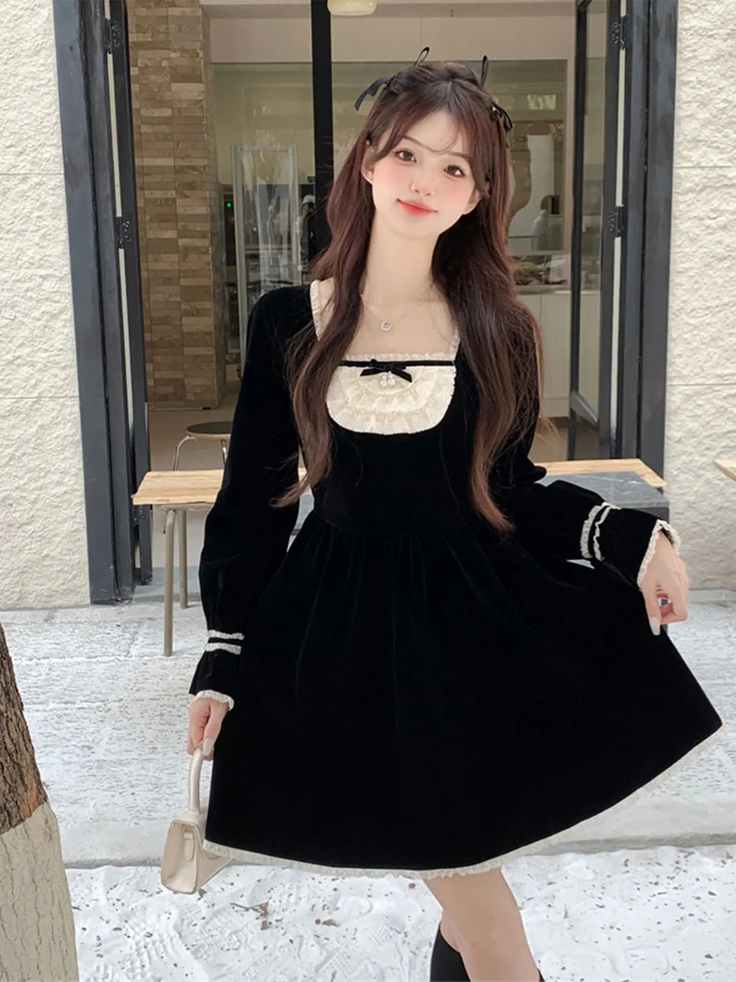 Abito lungo nero a maniche lunghe con scollo quadrato da donna, taglie forti, con vita snellente, linea ad A, stile casual, in poliestere, Primavera 2026