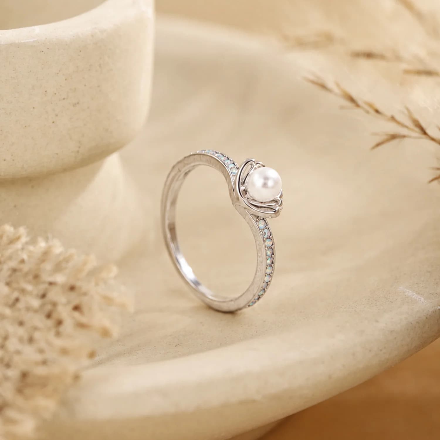 1Pc Elegant Artificial Pearl Shell Finger Ring, Niche Personalized Hand Accessory, Beautiful Gift for Girls