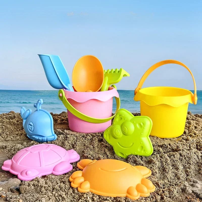 Set di 4/8 Pezzi di Giocattoli da Spiaggia per Bambini, Attrezzi in Gomma Morbida per Giocare con la Sabbia, Secchiello e Paletta da Spiaggia, Giochi Estivi per Bambini