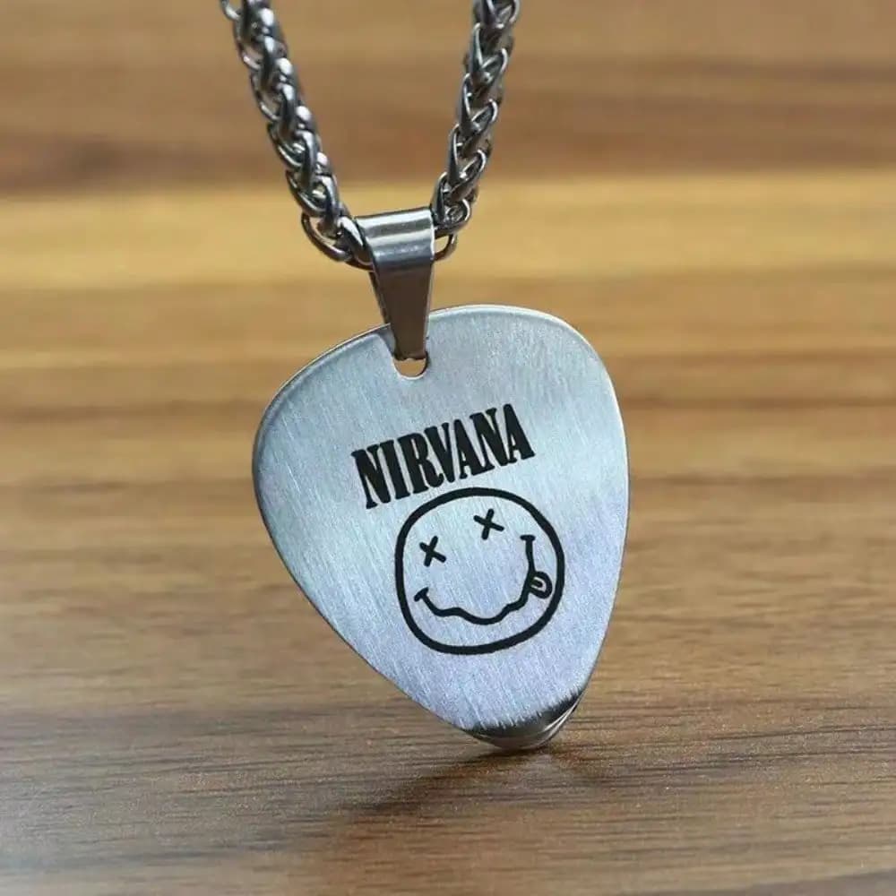 Collana con Ciondolo a Forma di Plettro per Chitarra in Acciaio Inossidabile per Uomo, Finitura Spazzolata, Design con Faccina Sorridente