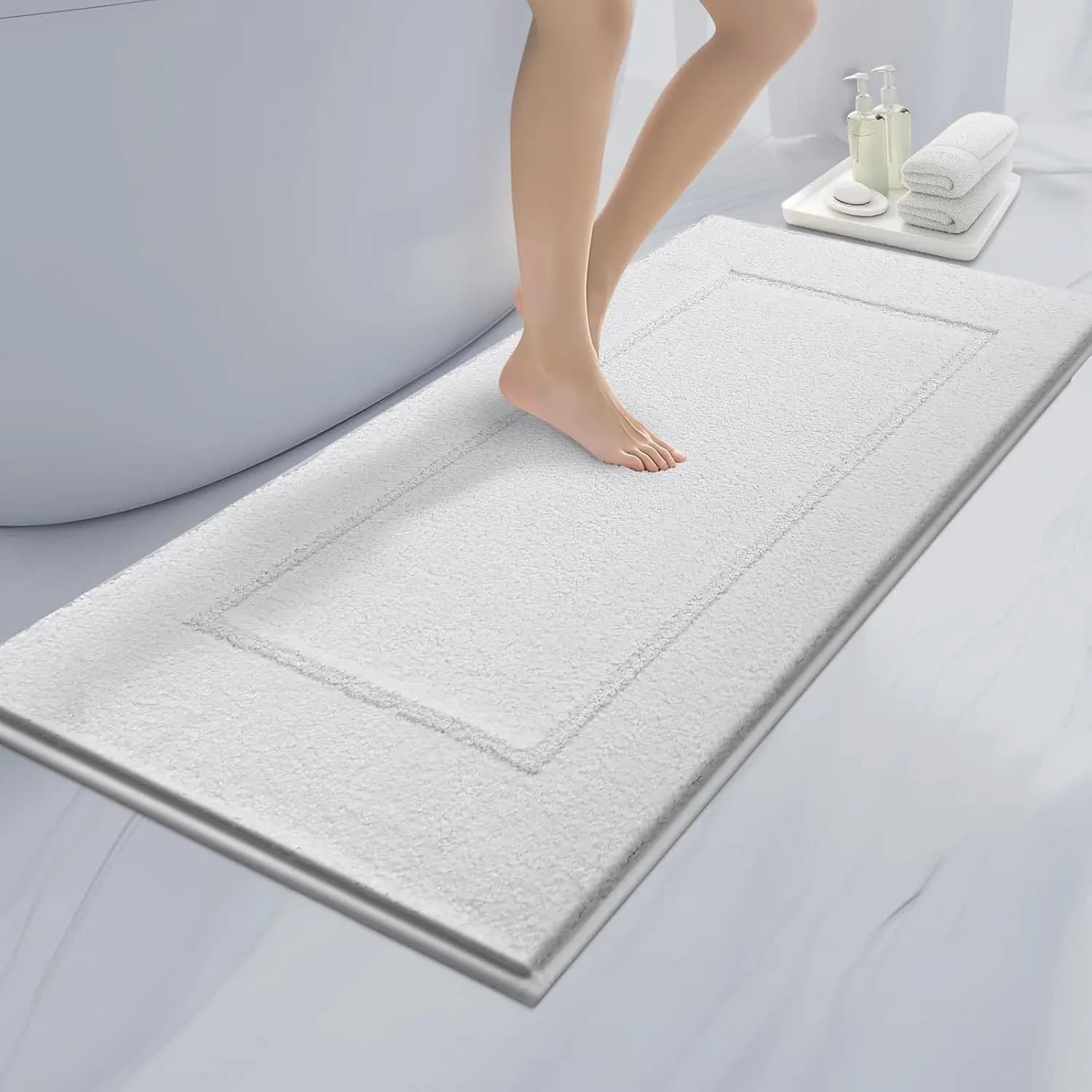 Tappetini da Bagno Antiscivolo Morbidi e Assorbenti 24x60, Tappeti ad Asciugatura Rapida Lavabili in Lavatrice per Pavimento del Bagno, Doccia, Vasca, Lavandino, Bianco