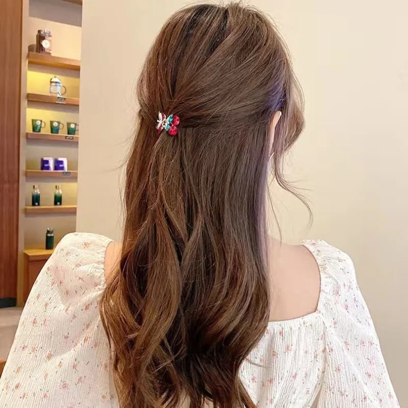 Mini hair clips in the shape of red cherry, fashionable fringe clips for women and girl, side clashes in metal for the front, hair accessories.