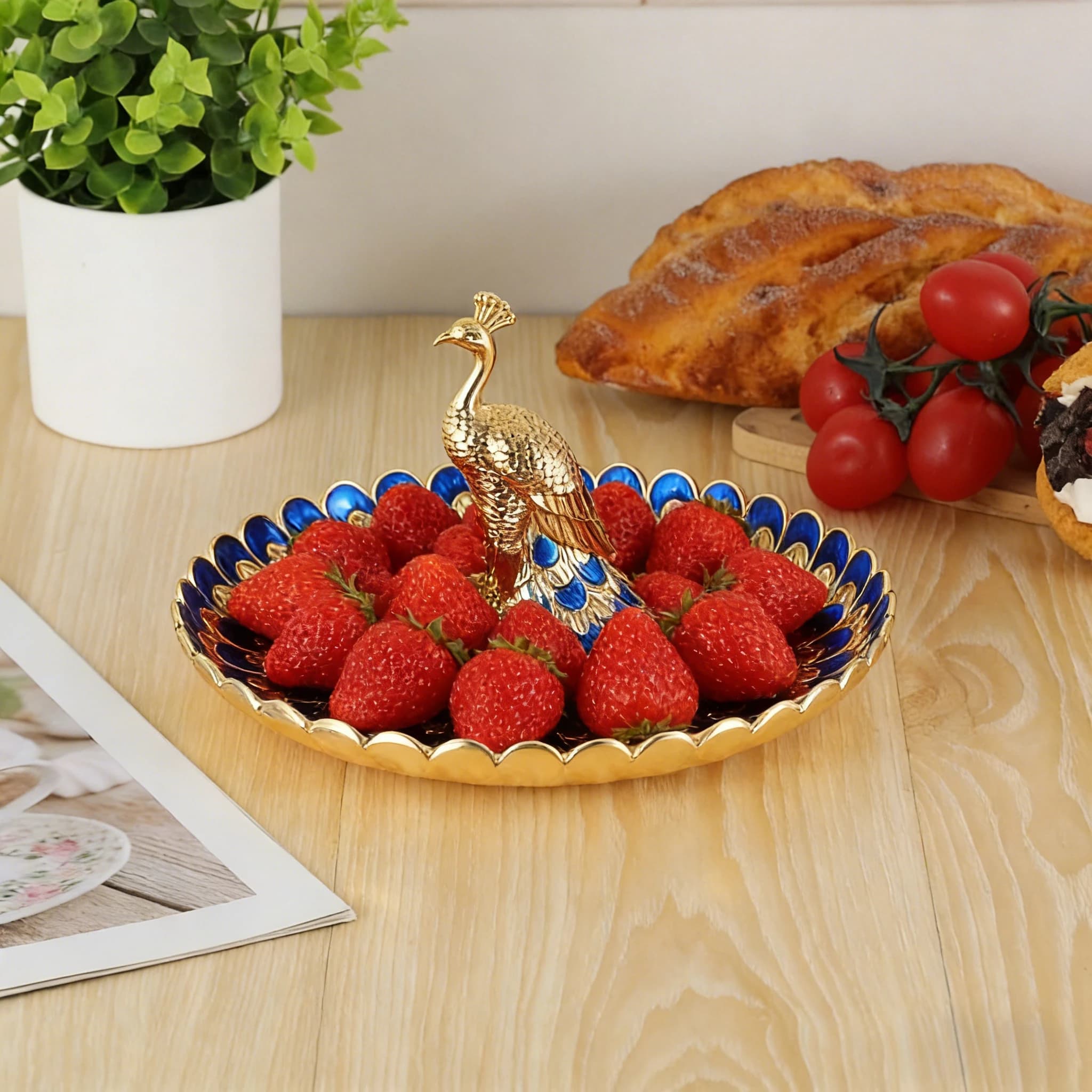 Piatto per Snack Creativo con Decorazione a Pavone in Rilievo | Tavolo da Salotto di Lusso per la Casa | Contenitore per Frutta Secca e Snack