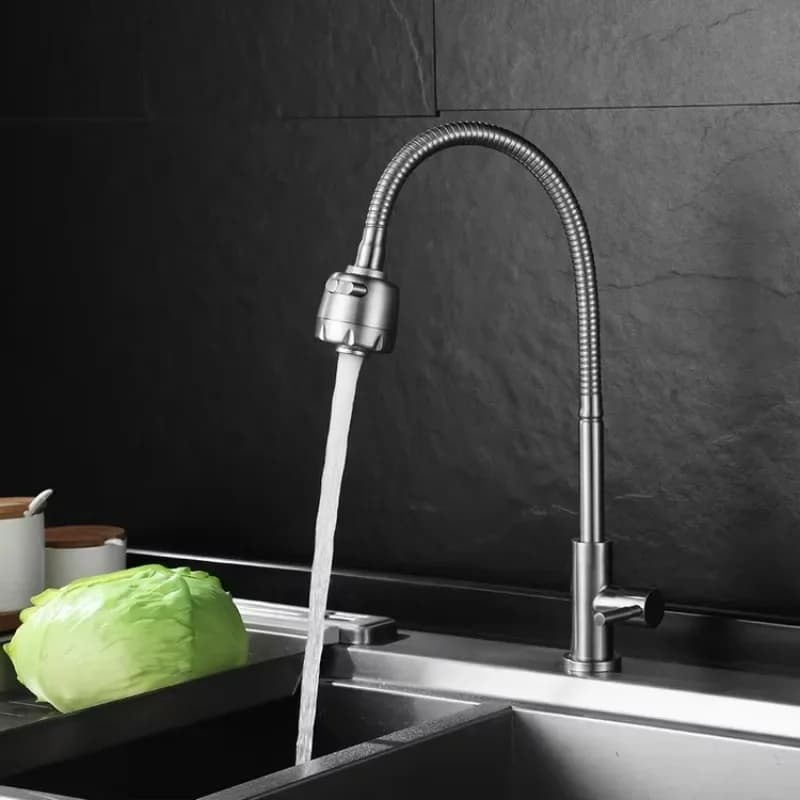 Tipo di parete da cucina con tubo universale a raffreddamento singolo in acciaio inossidabile spazzolato con rubinetto girevole per balcone con soffione doccia