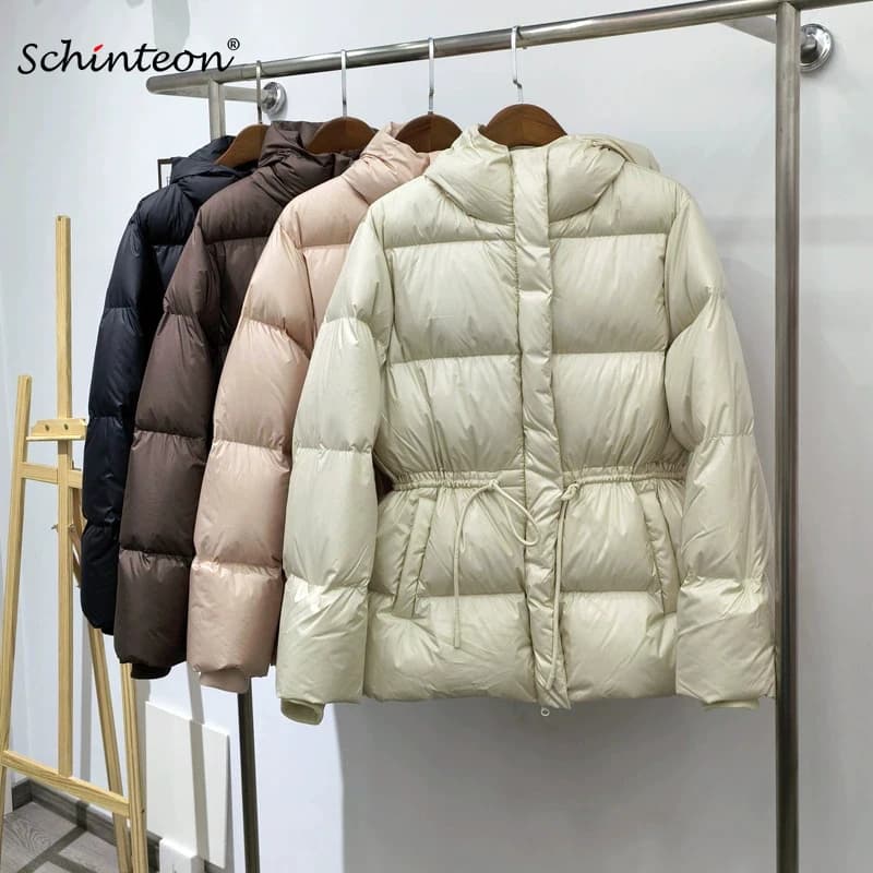 Schinteon Piumino da donna con cintura e cappuccio Autunno Inverno Capispalla caldo e spesso Piumino d'anatra bianco Cappotto casual 2025 Nuovo
