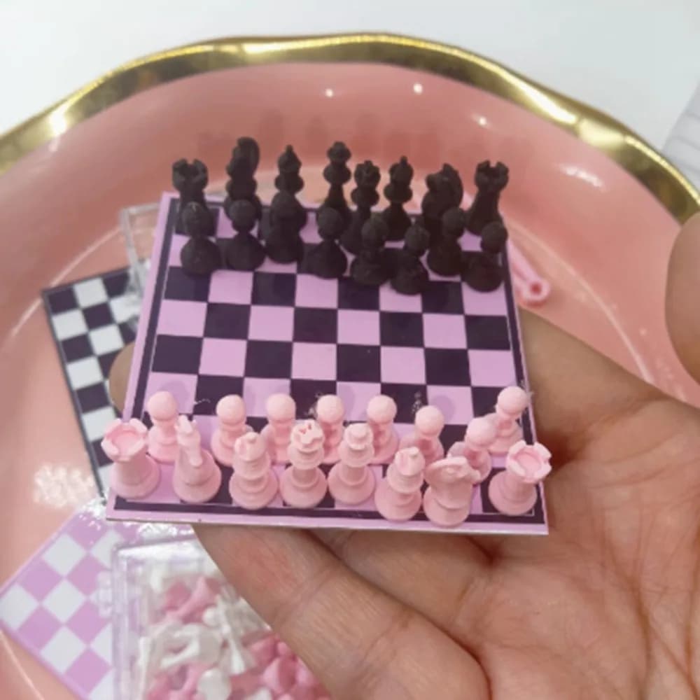 Chessboard Mini Pocket Size Chess Set Handmade 1/12 Scale International Chess Miniature Size Decorative Design