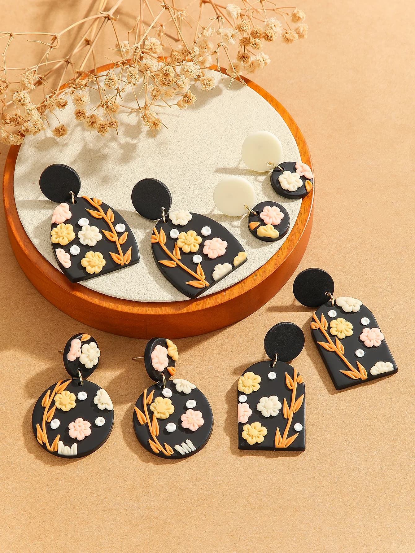 Orecchini in argilla polimerica Boho floreale ad arco nero e pendenti rotondi leggeri fatti a mano per le donne, regalo vintage chic