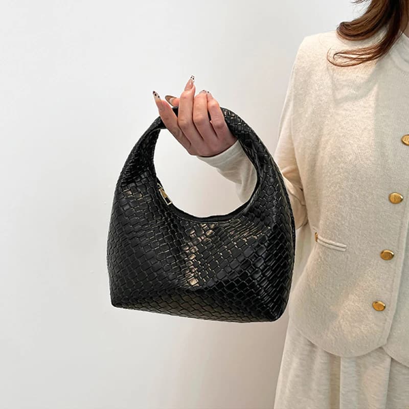 Fashionable PU Fabric Bag Red Bag Under Arms Fashionable crescent cell phone bag for women