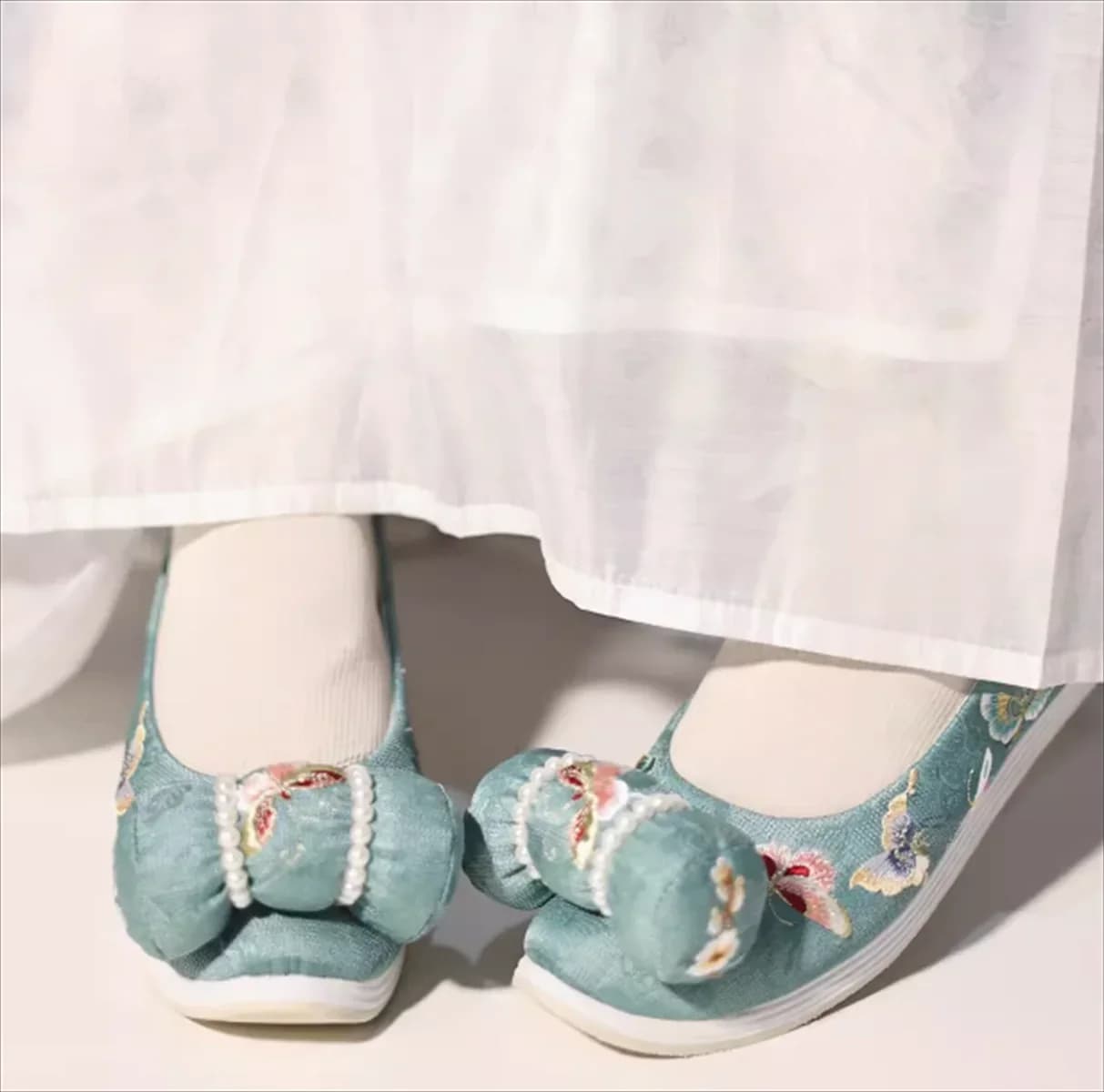 The height of the Hanfu heel inside the small pillow is 4cm