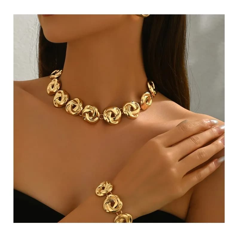 Set di Gioielli da Donna: Collana, Bracciale e Orecchini con Pendente dal Design Intrecciato e Versatile