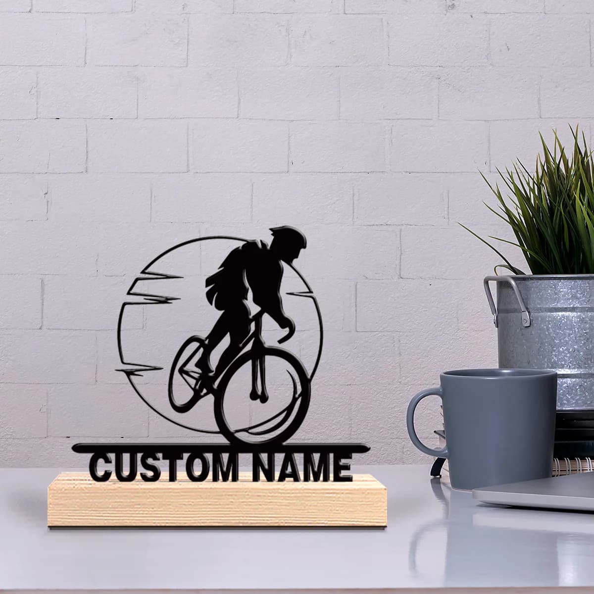 Statua in Metallo Personalizzata per Ciclisti con Base in Legno, Decorazione da Tavolo, Ornamento in Metallo e Legno da Appendere per Camere dei Bambini, B