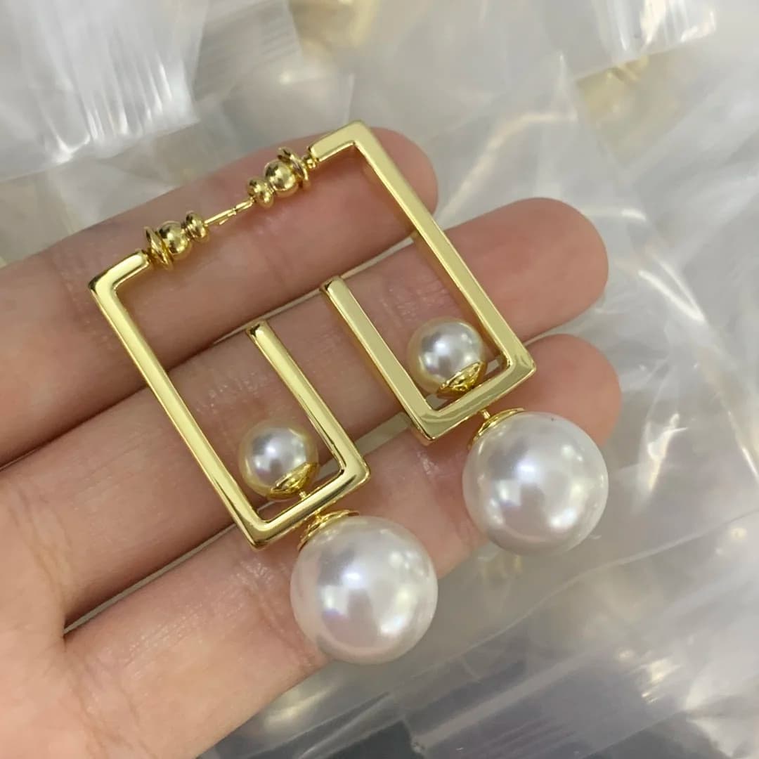 Nuovi Orecchini Pendenti Multicolore con Perle, Farfalle, Strass e Lettere Geometriche, Gioielli Trendy per Uso Quotidiano e Feste