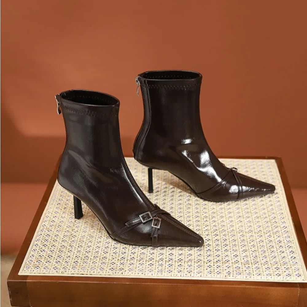 Fashionable slim boots Autumn and Winter New belt buckle Slim heel Women's short boots Ankle ankle boots with high heel women's toe gloss
