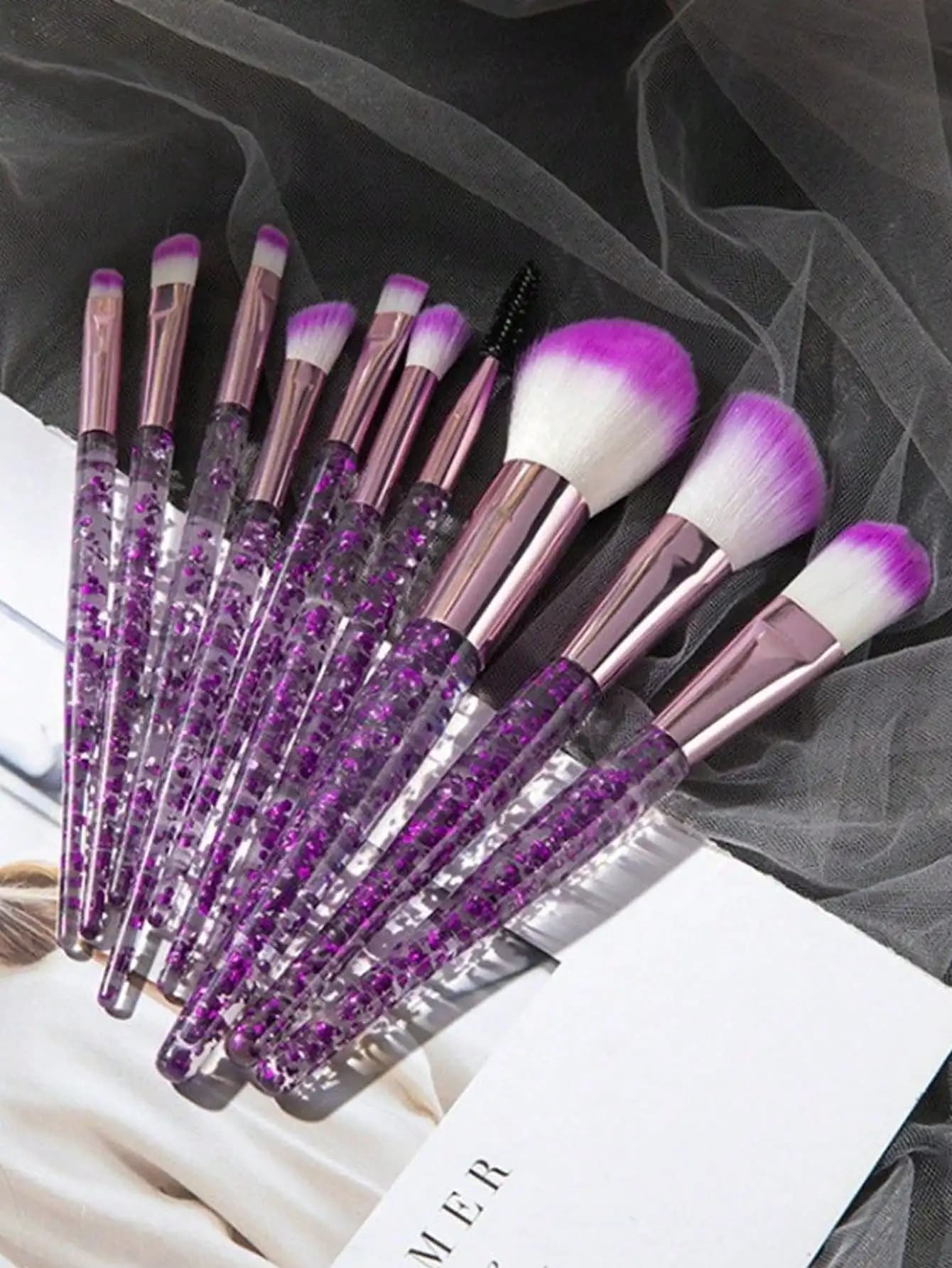Set di 10 pennelli da trucco in cristallo trasparente e sabbia fluida, inclusi pennello per ombretto, pennello per fard, pennello per cipria, pennello per blush, strumenti per il trucco, pennello portatile per cipria e ombretto con setole morbide, set di pennelli, kit di pennelli per trucco, set di pennelli per make-up, set di trucco C