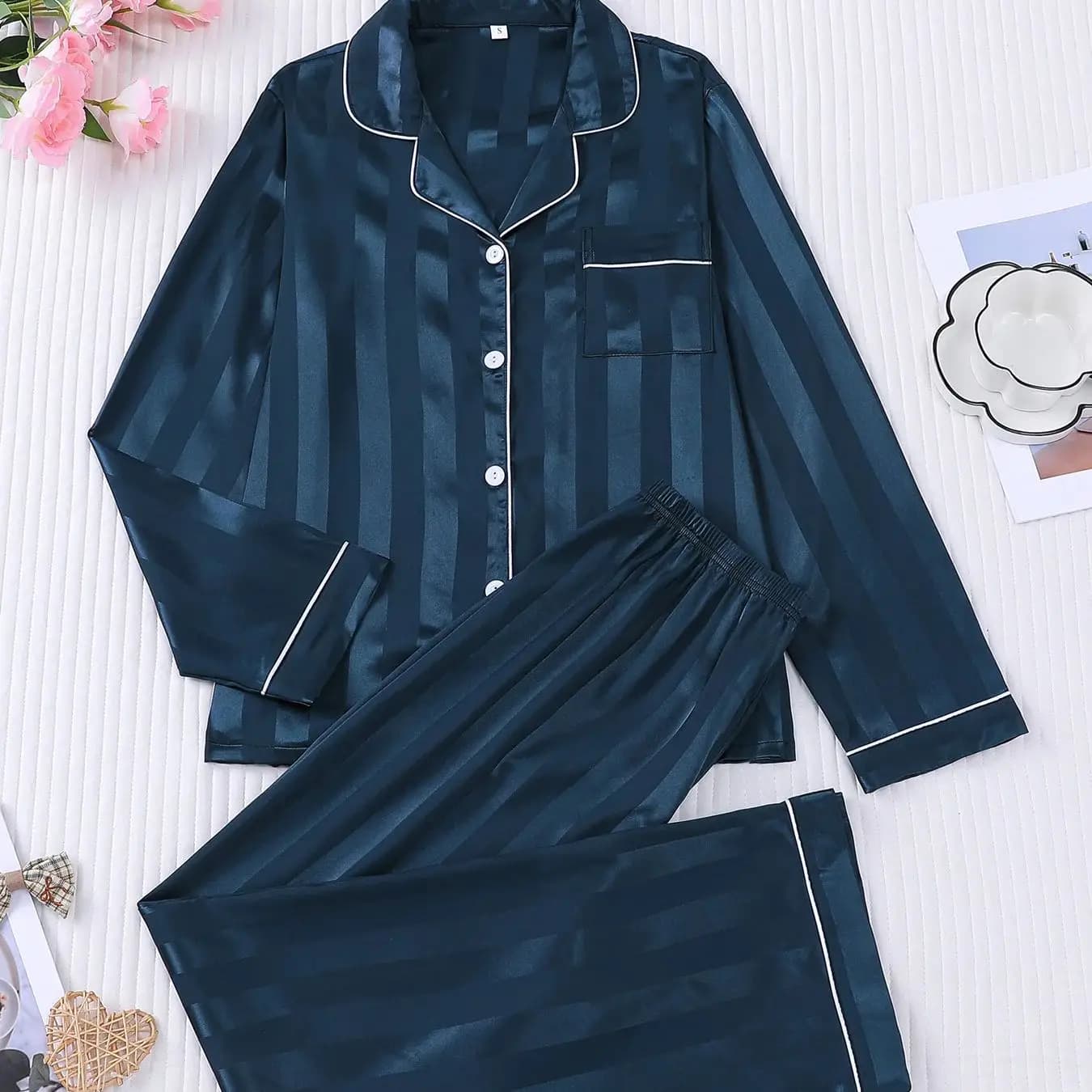 Pigiama in Raso a Righe Blu Navy per Donna, Set 2 Pezzi con Camicia a Maniche Lunghe e Bottoni + Pantaloni Lunghi, Abbigliamento da Casa Primaverile e Autunnale