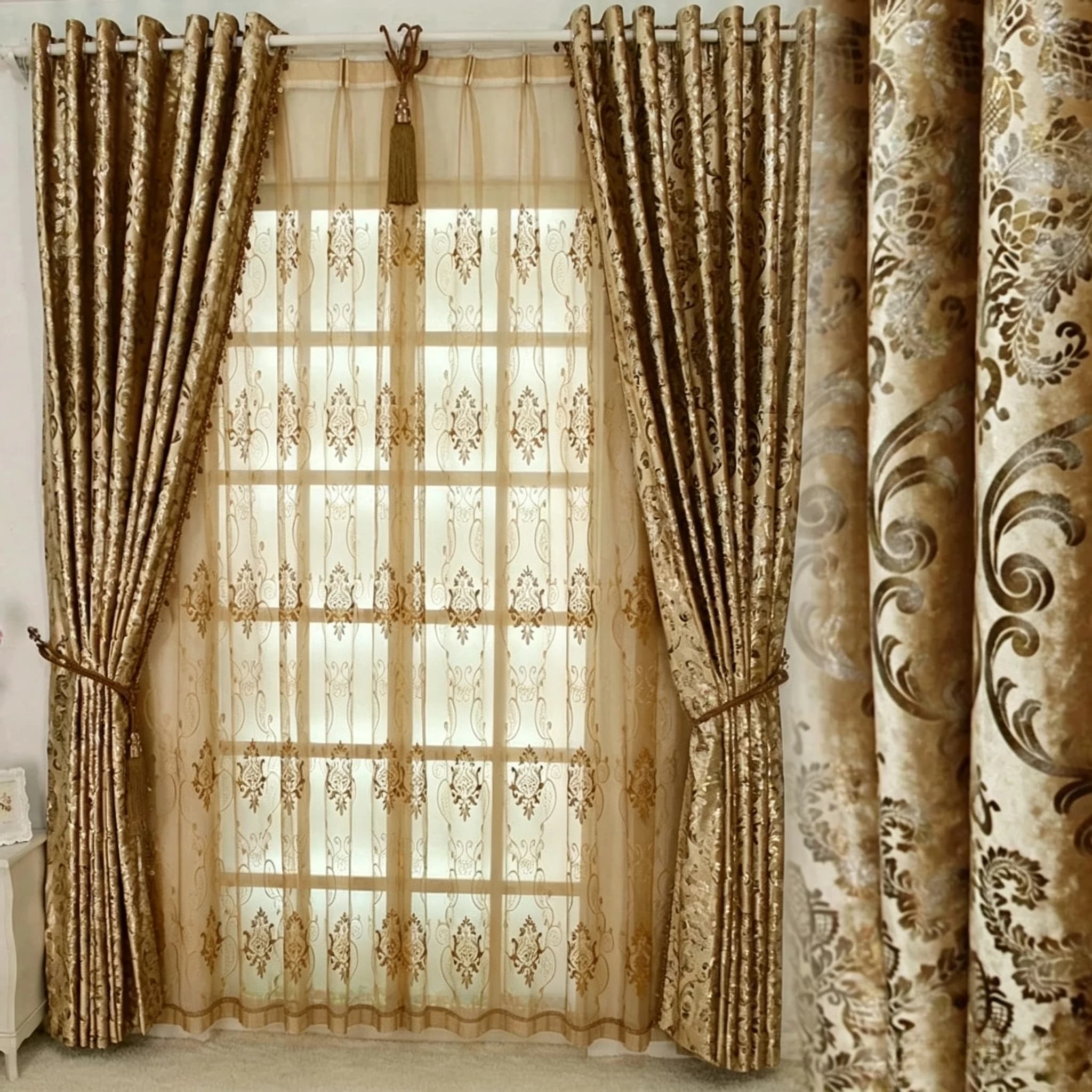 Custom Size European Embroidery Gold Luxury Curtains for Living Dining Room Bedroom Bedroom Print Blackout Window Decor Fabric