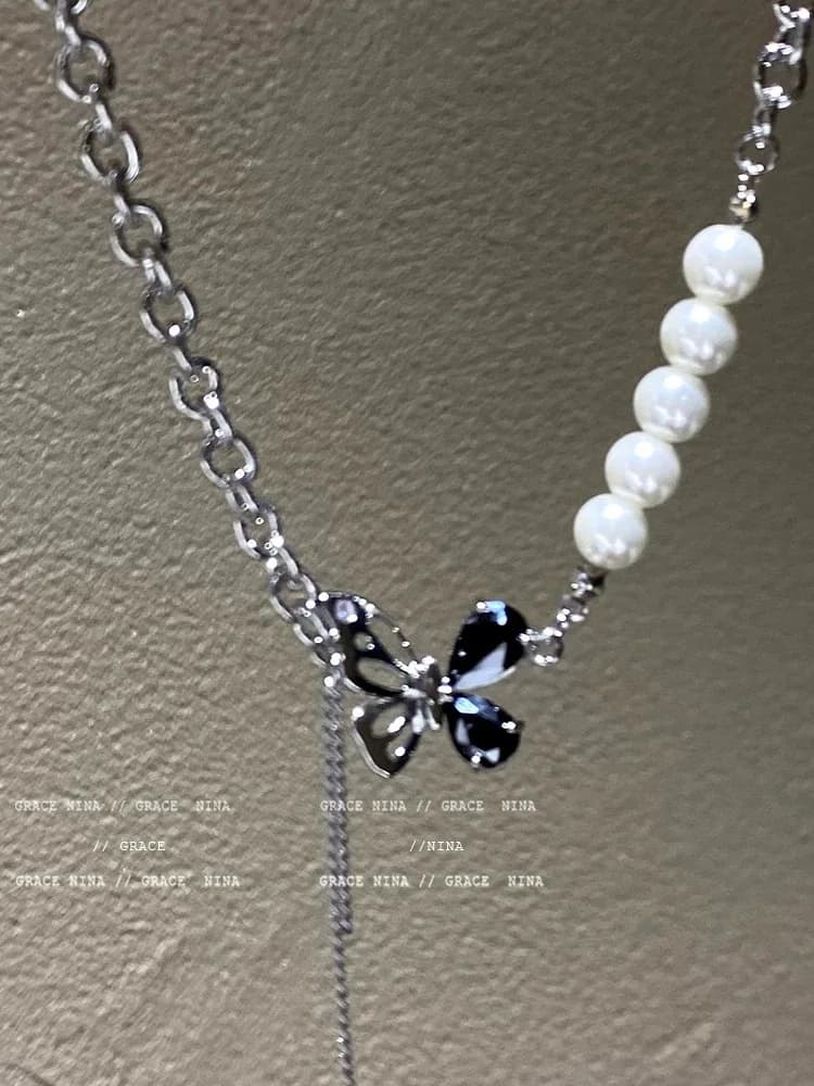 Butterfly-coated pearl necklace for sweet and fresh spicy girl niche design High-end clavicle chain 2025 New minimalist accessory