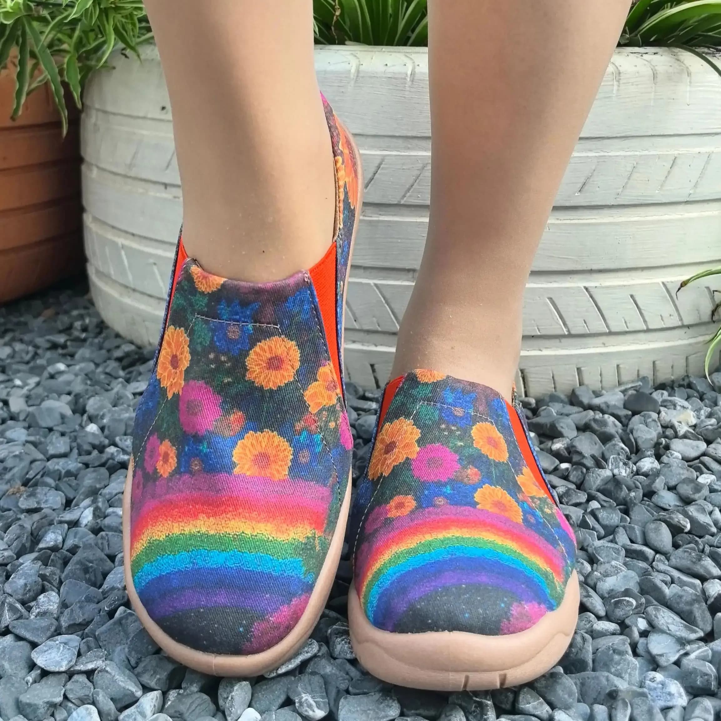 Women's slip-on loafers, casual sneakers, walking shoes, running shoes, comfortable shoes in fabric, large women's shoes with colorful floral print, fashionable gift for holidays.