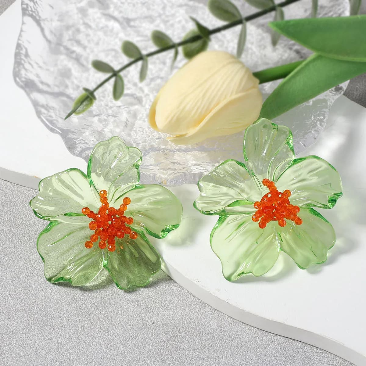 Boho Fashion Acrylic Transparent Flower Earrings For Women Fashion Resin Petal Stud Casual Exaggerated Vacation Ear Accessories