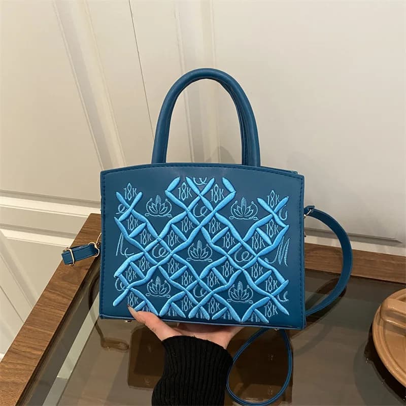 Plaid Embroidery Women Shoulder Bag Fashionable Crossbody Handle Bag Trendy Design Comfortable and Versatile Texture Storage Bag