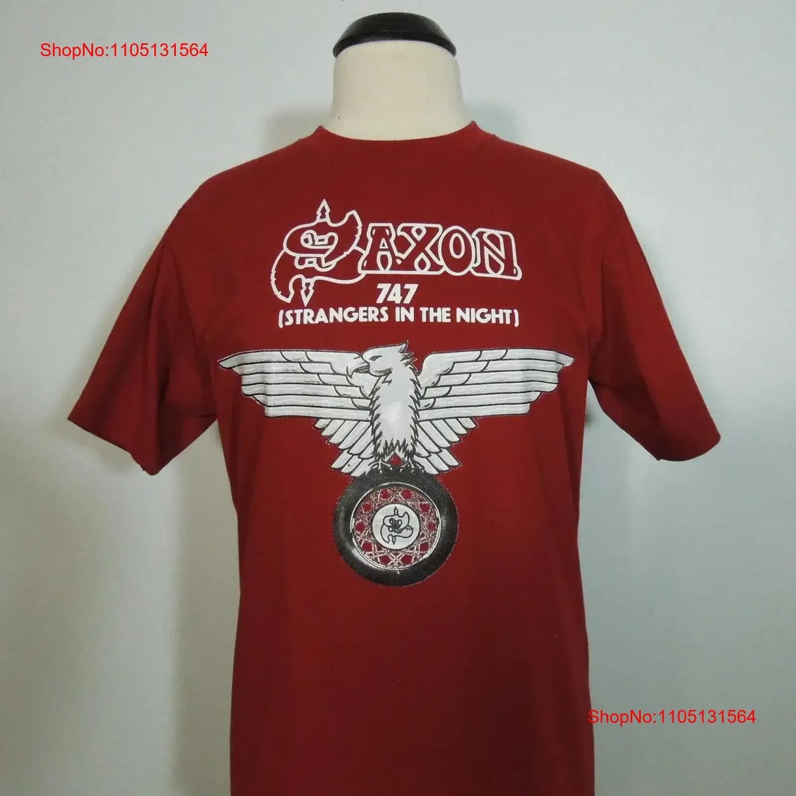 SAXON 747 Strangers In The Night M MEDIO T Shirt ROSSO Mens Band Logo vintage Lavato Elegante Versatile grafica di moda Allungato