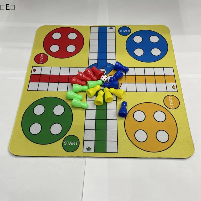 〔E〕Scacchiera in plastica Flying Chess Ludo con tappetino per mouse, set da 24 cm, circa 110 g〔Winter5〕