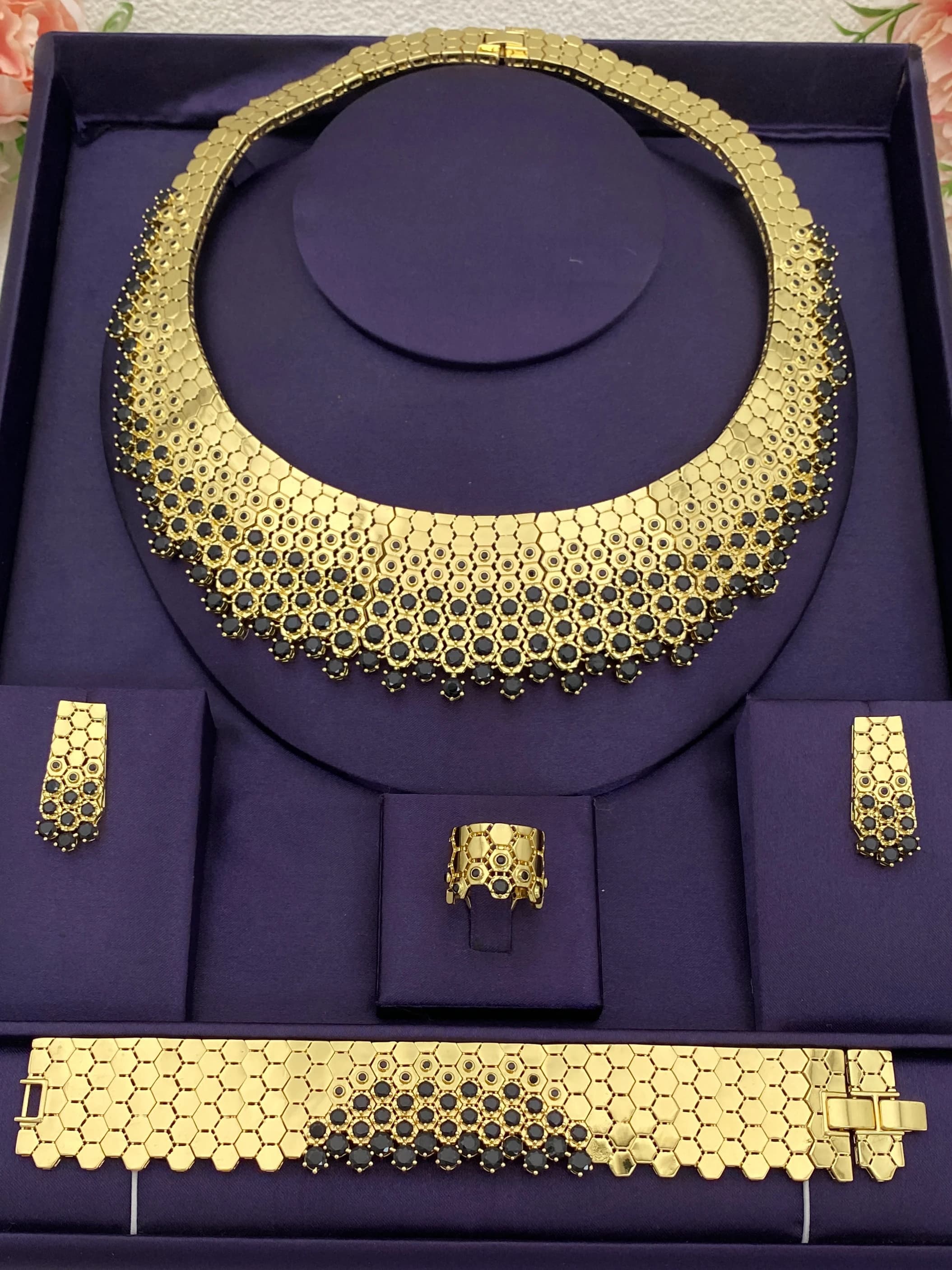 HY Zirco nero placcato oro Zircone placcato oro 4 collane da sposa, orecchini, bracciali, anelli, articolo caldo super elegante Dubai Libya