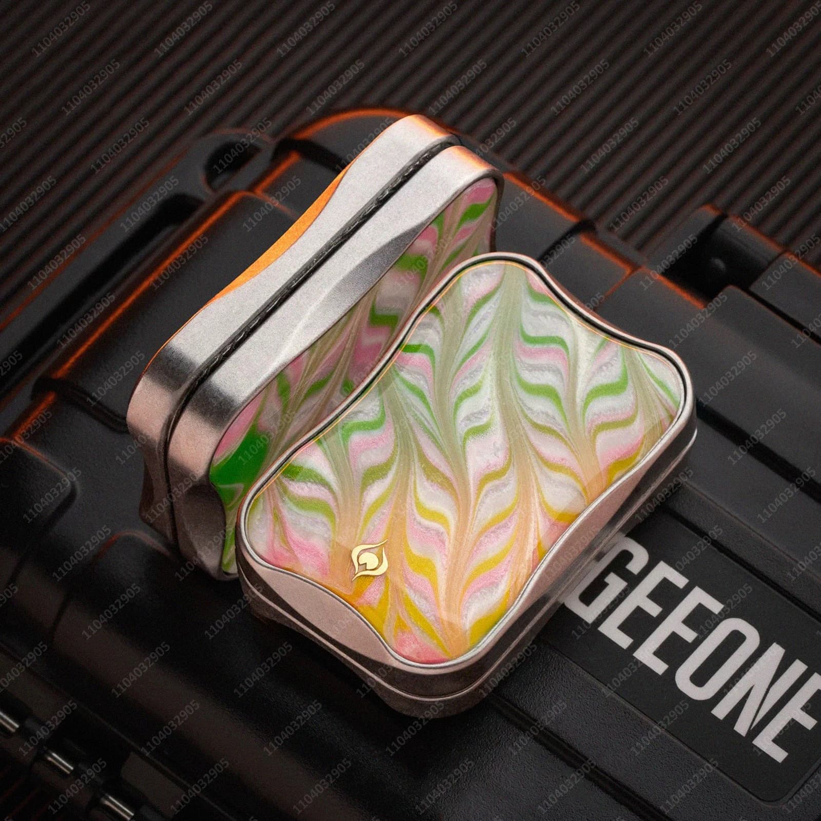 EDC Pavone Aura Sabbia Liquida Fidget Slider Metallo Fidget Spinner Card Push Fidget Gear Gadget Sollievo dallo stress Anti Ansia Regalo