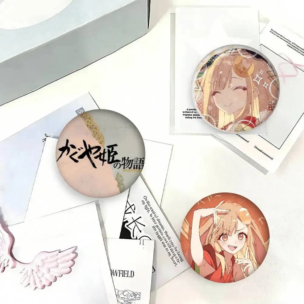 Spilla Anime Cool C-Cosmic Princess Kaguya, Distintivo Cartone Animato Carino, Spilla da Risvolto per Giacca e Jeans, Accessorio Regalo