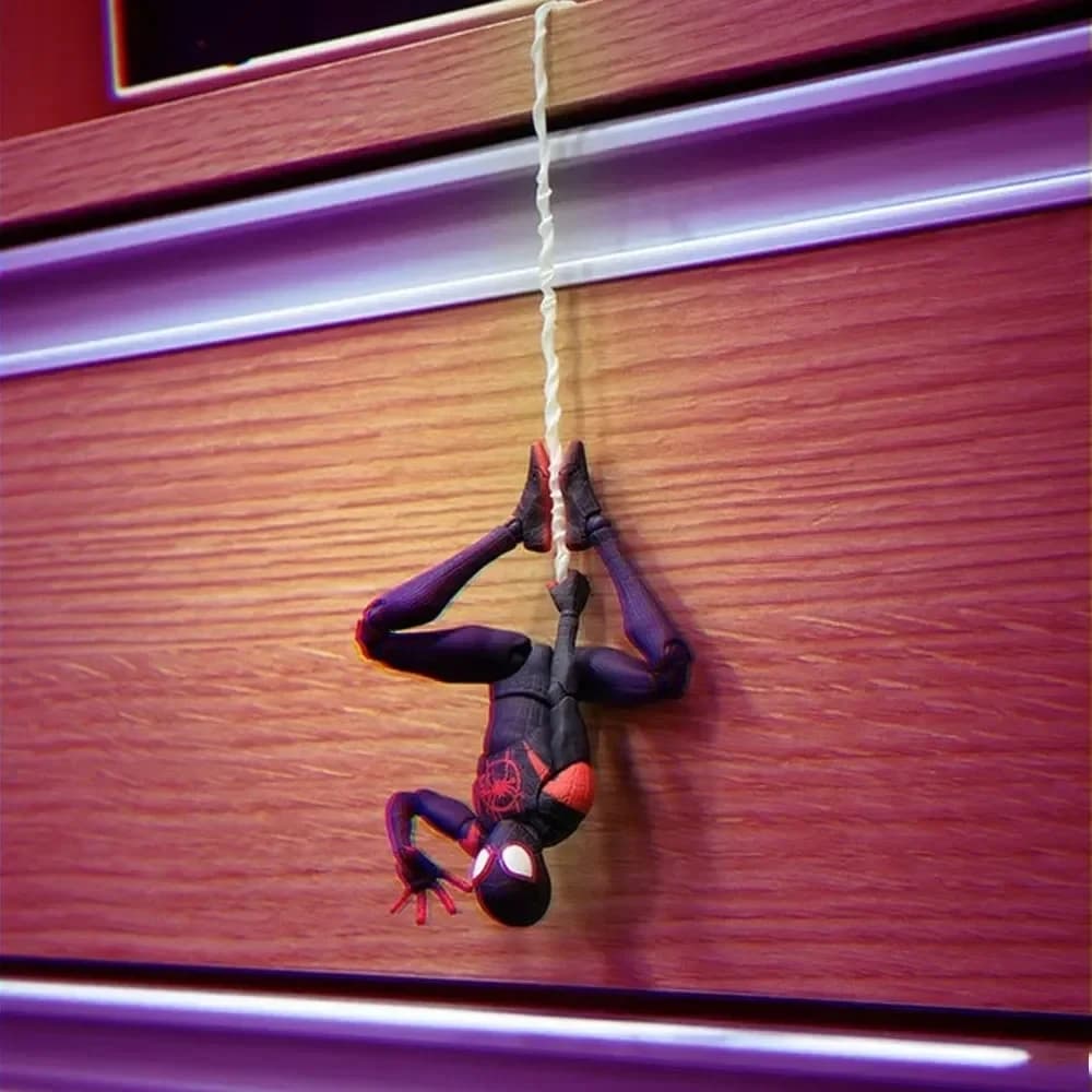 Action Figure Anime Spider-Man Sentinel SV - Personaggi Spider-Verse Miles Morales e Peni Parker - Statuetta Articolata da Collezione - Regalo Perfetto