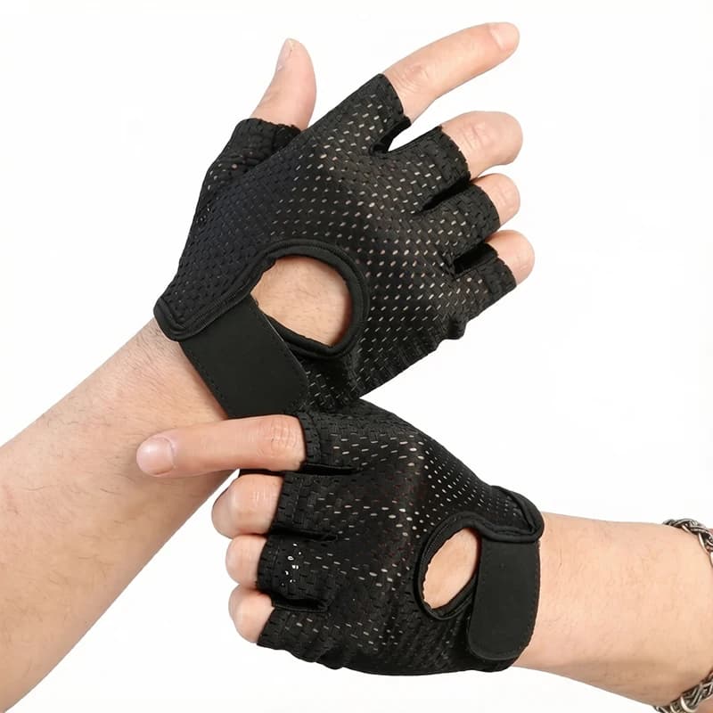 Breathable Mid-Length Training Gloves on the Net with Anti-Slip Support for Palm and Adjustable Wrist Strap for Men and Women, Ideal for Fitness and Cycling