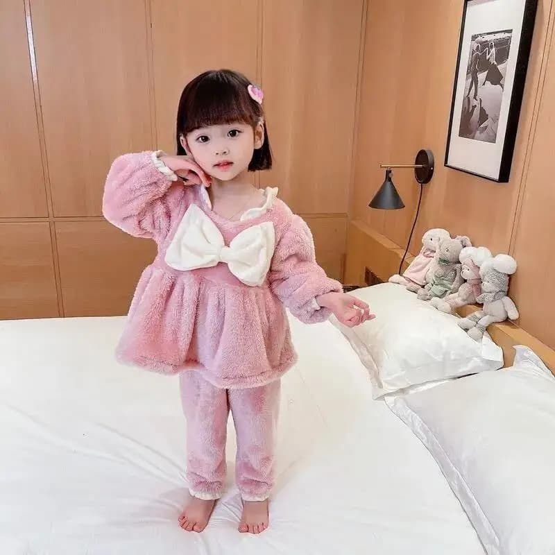 Set Pigiama Madre Figlia Stile 2026 in Pile Corallo, Abbigliamento Coordinato per Famiglia, Nuova Moda Autunno Inverno Primavera