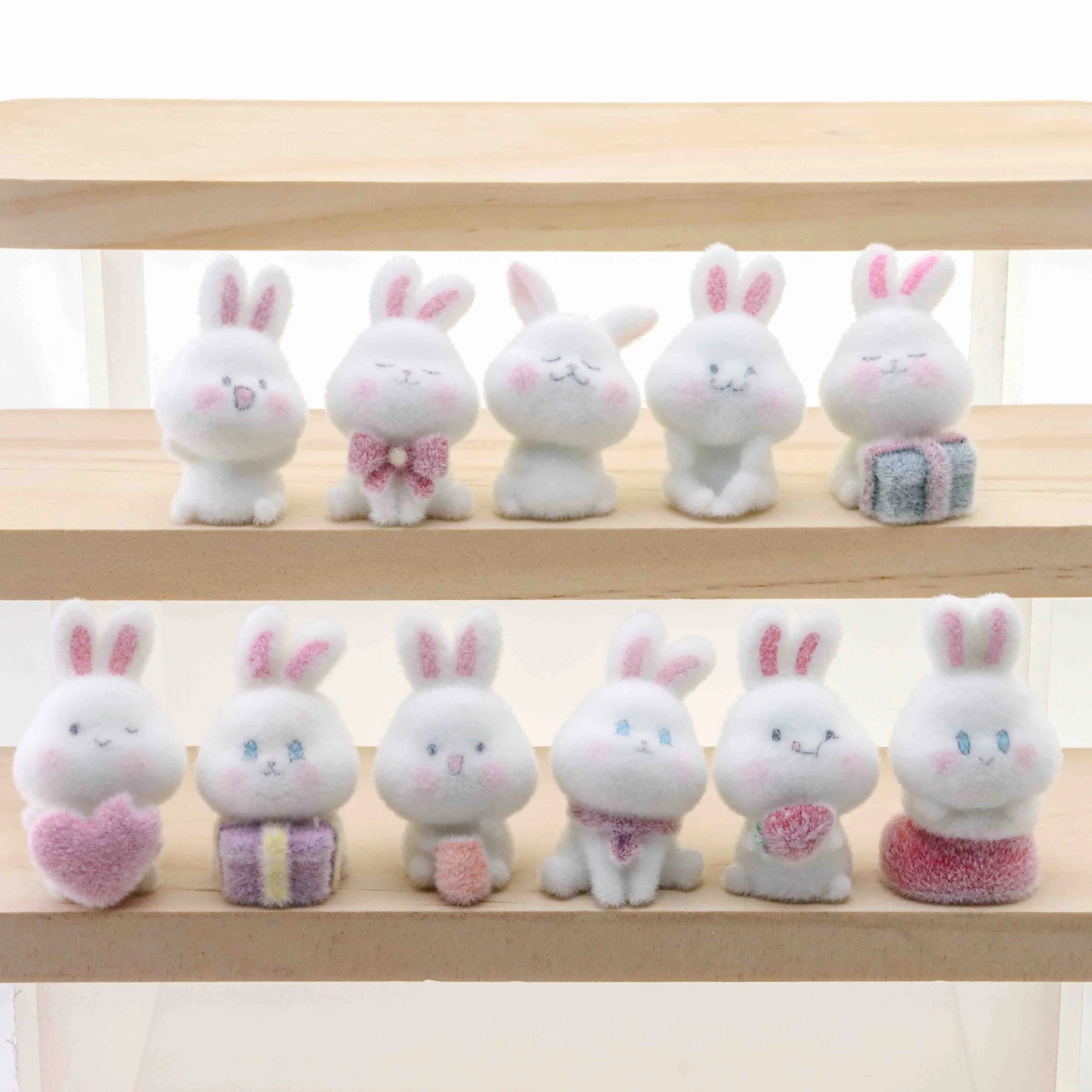 Set di 11 Ciondoli in Peluche a Forma di Coniglio e Fragola, Pendenti in Resina Floccata per Creazione di Gioielli, Orecchini e Portachiavi Fai-da-Te