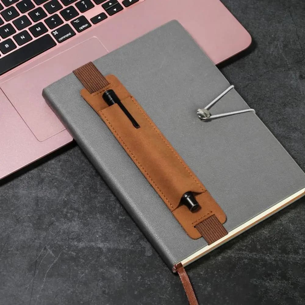 3 pezzi astuccio Vintage in pelle PU quaderno quaderno elastico fibbia Clip per penna portapenne portatile leggero per Laptop