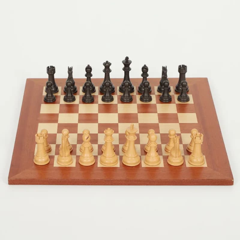 Chess premium gift box with weighted wood-grain chess pieces, wooden chessboard, and Western chess deluxe set for adults
