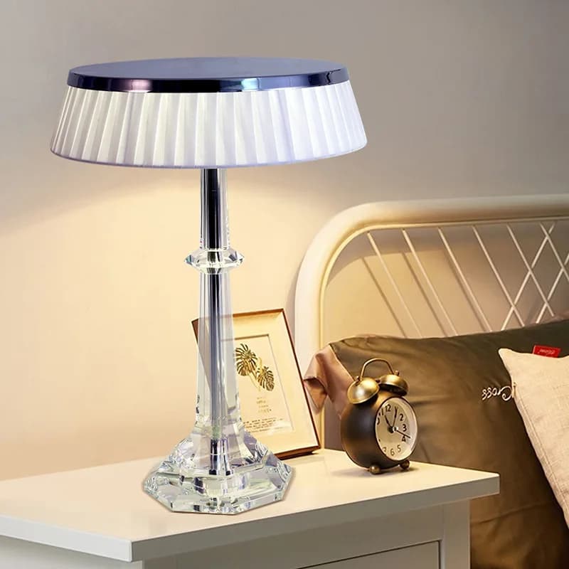 Lampada da scrivania a LED in cristallo Lampada da comodino semplice per camera da letto Calda e moderna per soggiorno Studio Arredamento decorativo della stanza