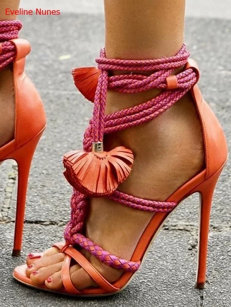 Sandali in pelle intrecciata annodata Estate nuovo arrivo alla caviglia con lacci tinta unita moda versatile colorato pop tacchi alti da donna